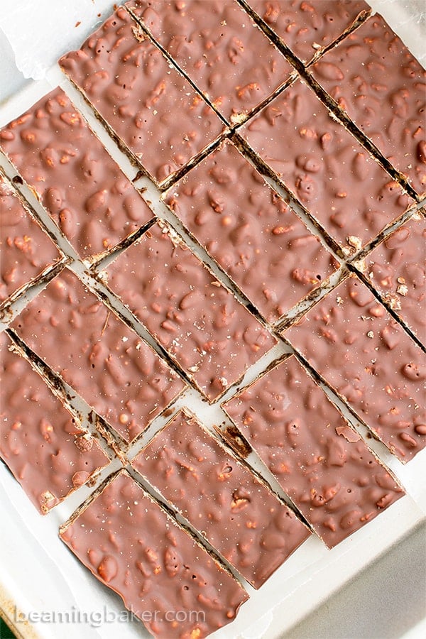 4 Ingredient Peppermint Chocolate Crunch Bars (Gluten Free, Vegan, Dairy-Free): a one bowl, 4-ingredient recipe for crispy, cool mint crunch bars perfect for the holidays! #Vegan #GlutenFree #DairyFree | BeamingBaker.com